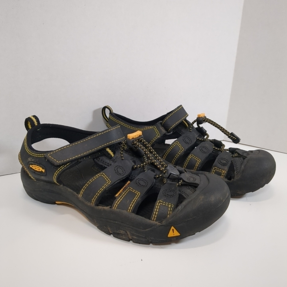 Keen Boys Black and Yellow Outdoor Hiking / Water Sandals , Size 4